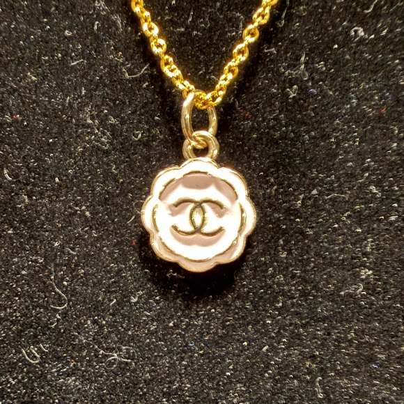 Jewelry - Fashion Pink Flower Zipper Pull Charm on Gold Tone Necklace